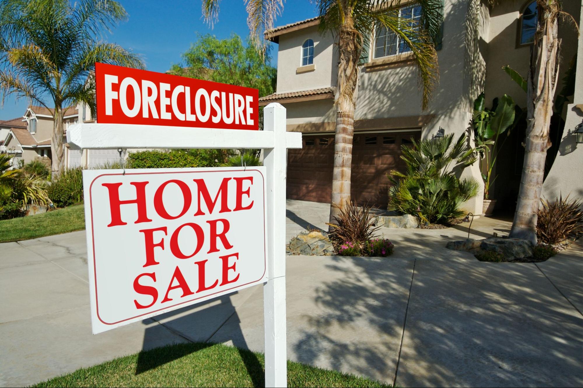 How Palm Springs Homeowners Can Avoid Foreclosure with a Cash Sale