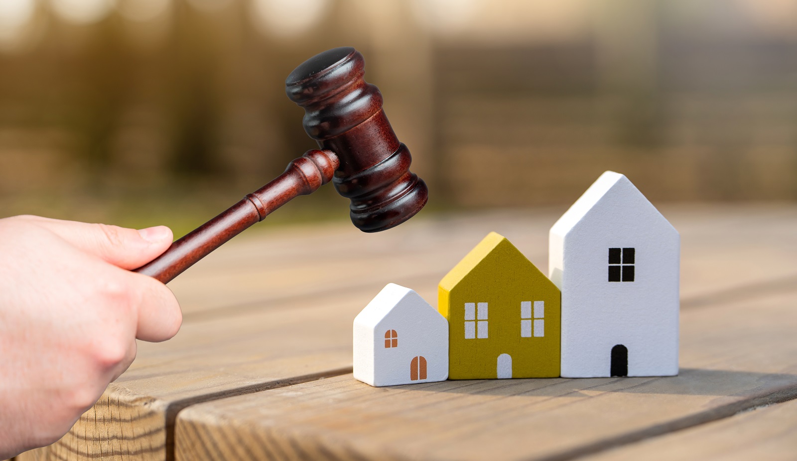Can I Sell My Palm Springs House If I’m in the Middle of a Divorce?
