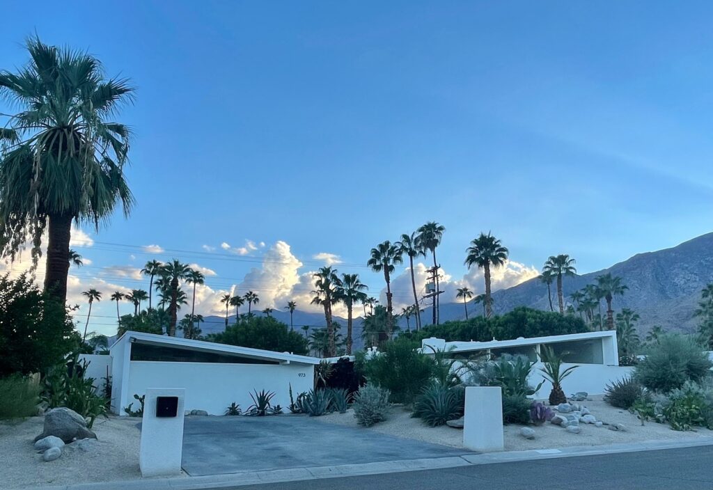 We Buy Houses Palm Desert, CA